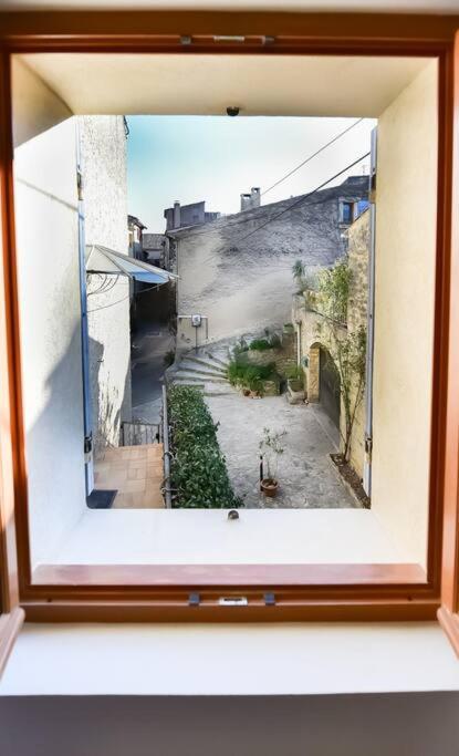 Charmante Maison De Village Au Coeur Du Luberon Cucuron Bagian luar foto
