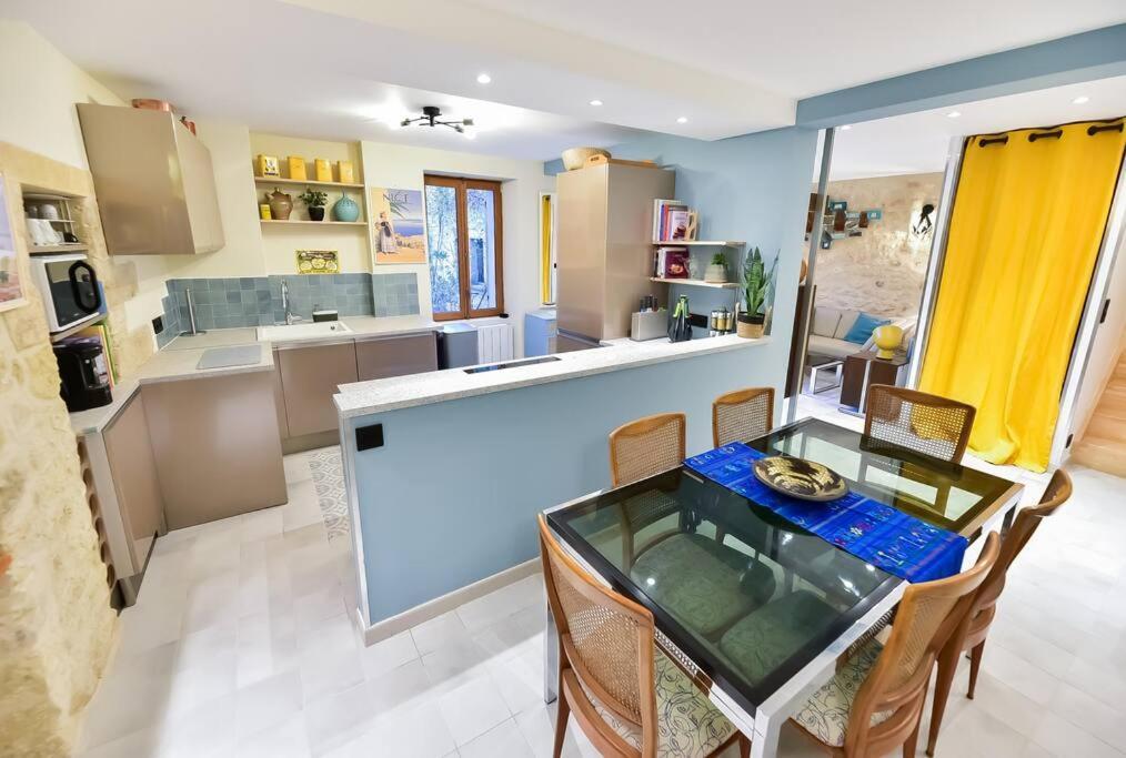 Charmante Maison De Village Au Coeur Du Luberon Cucuron Bagian luar foto
